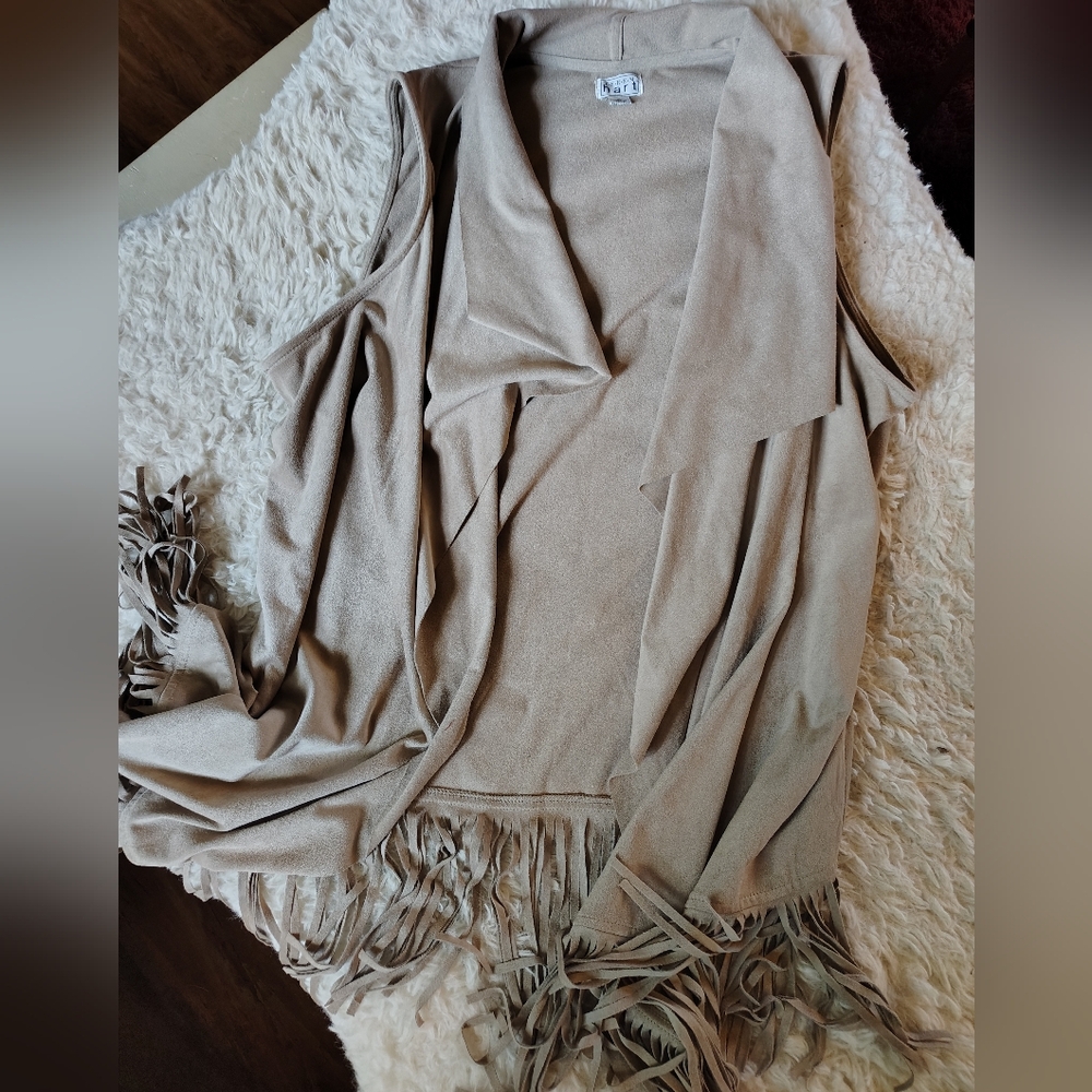 'Keren Hart's Women's Tan Fringe Open Front Vest, Size XL. Good Condition.